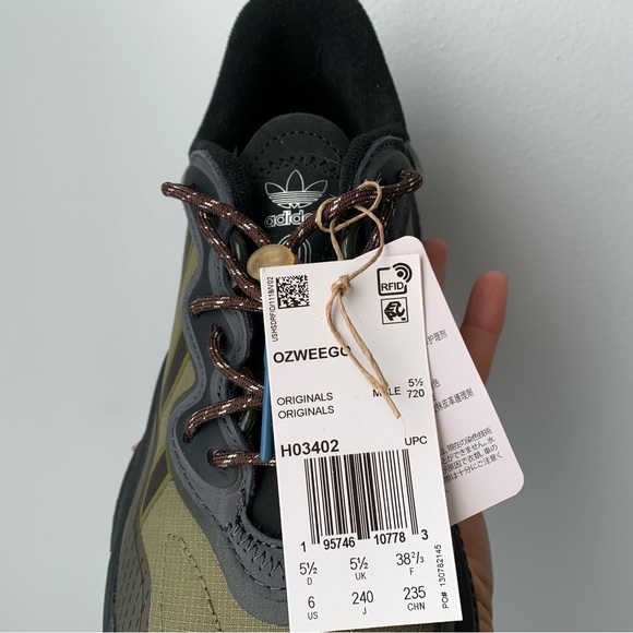 Adidas Ozweego Green and Black Size:8 Women/6 Men - Picture 3 of 8